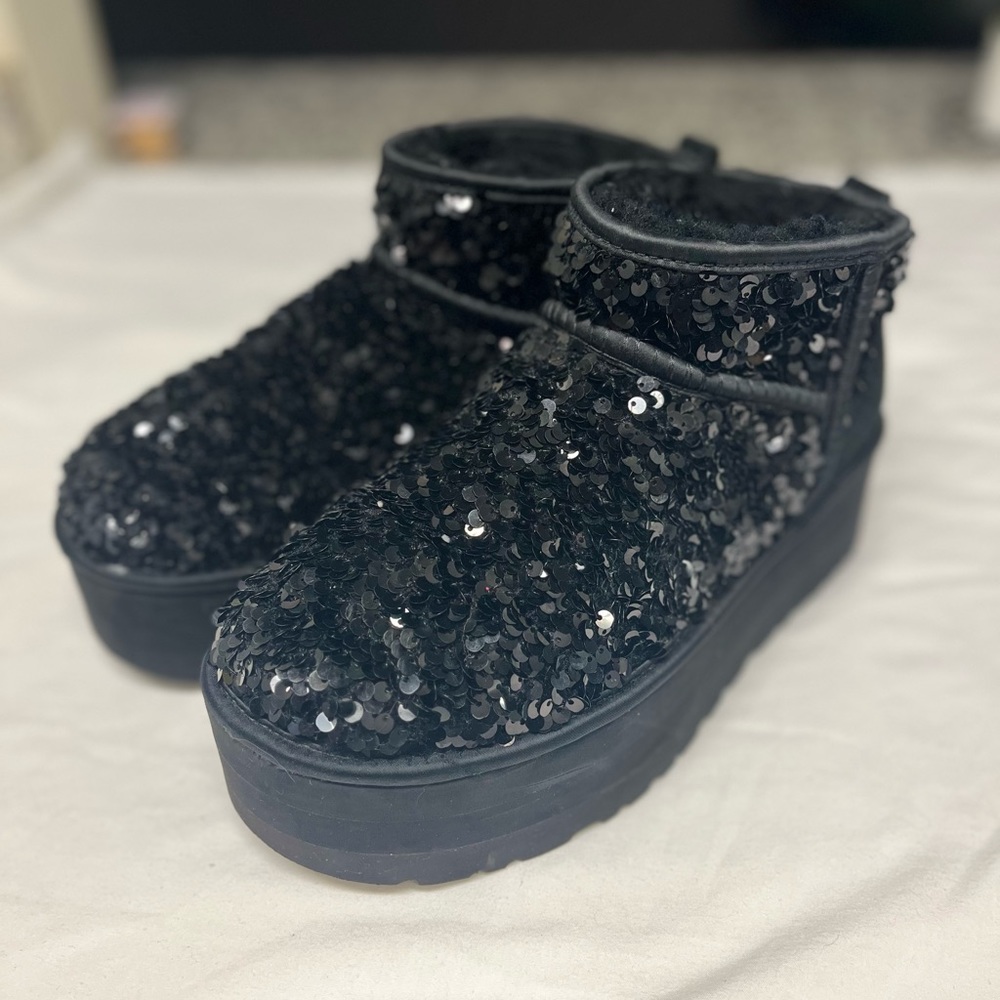 ❗️New❗️Black Sequin Ultra Mini Chunky Uggs